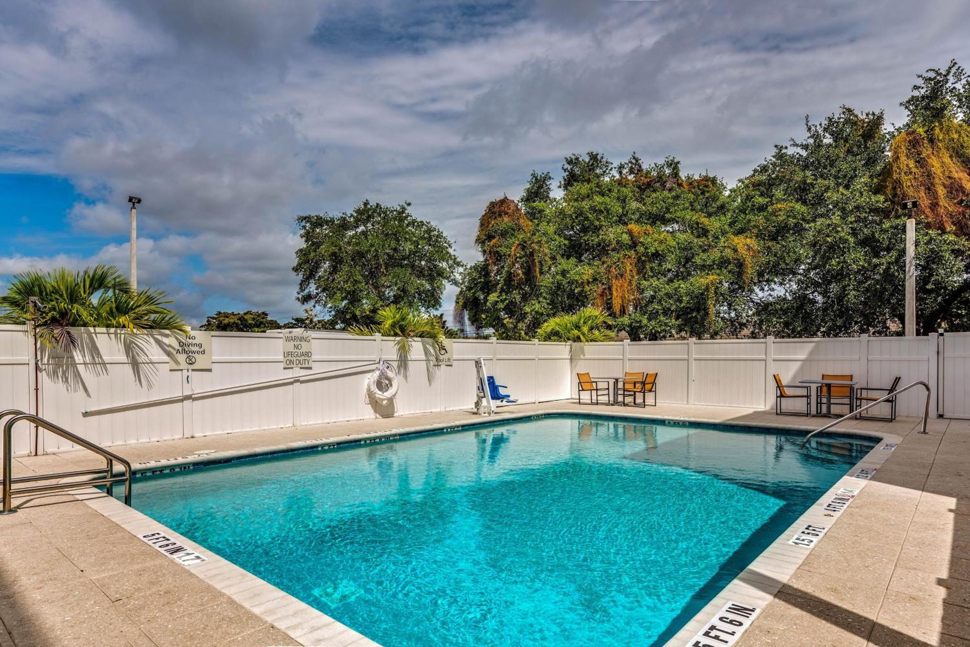 Holiday Inn Express & Suites Boynton Beach West By Ihg Εξωτερικό φωτογραφία
