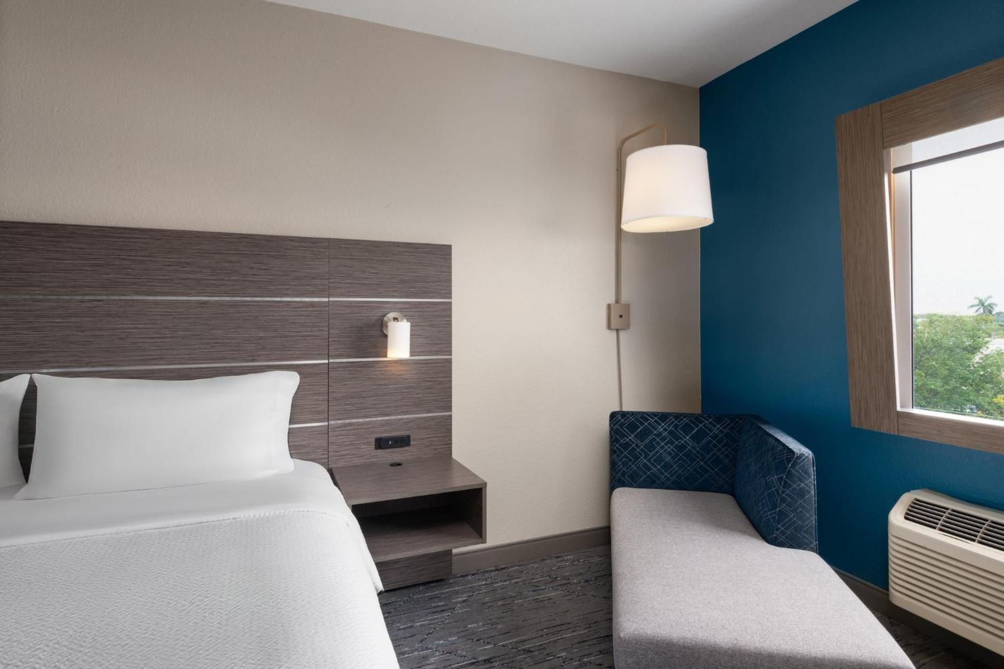 Holiday Inn Express & Suites Boynton Beach West By Ihg Εξωτερικό φωτογραφία